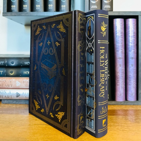 Fairyloot Exclusive Signed Edition The Wren In The Holly Library by K. A. Linde - Picture 8 of 13